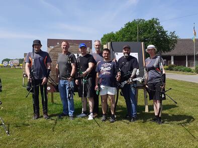 Die am Sonntag anwesenden Mitglieder des BSV Zierenberg e.V. mit dem erfolgreichen Neu-Schützen Max