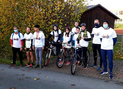 Unermüdlich unterwegs: Betreuer Martin Brüggemann, Tim Kraatz, Ibrahim Nassar, David Schreiber, Nathalie Bruß, Marco Bornheim, Lars Reinhard, Fabian Bultmann und die Betreuer Sven Reimers & Detlev von Heesen (von links)