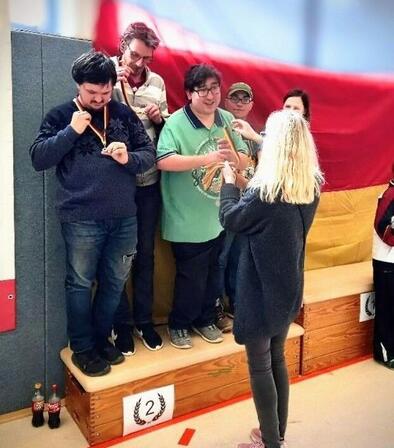 Erfolgreicher Abschluss: Die Verleihung der Silbermedaille an das Lebenshilfe-Team "Die Spezialisten"