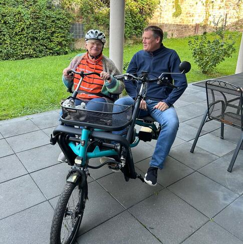 Zu zweit an der frischen Luft auch größere Distanzen umweltfreundlich zurücklegen: Dank der Förderung von Aktion Mensch nun kein Problem mehr.