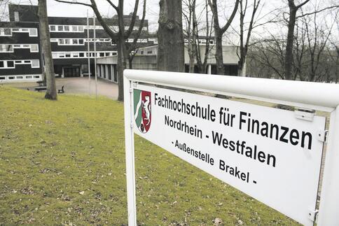 Bald neue Heimat der Lebenshilfe: Die ehemalige Fachhochschule für Finanzen in der Brunnenallee in Brakel.